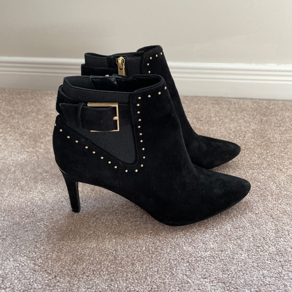 Calvin Klein Jozie ankle booties black gold size 6